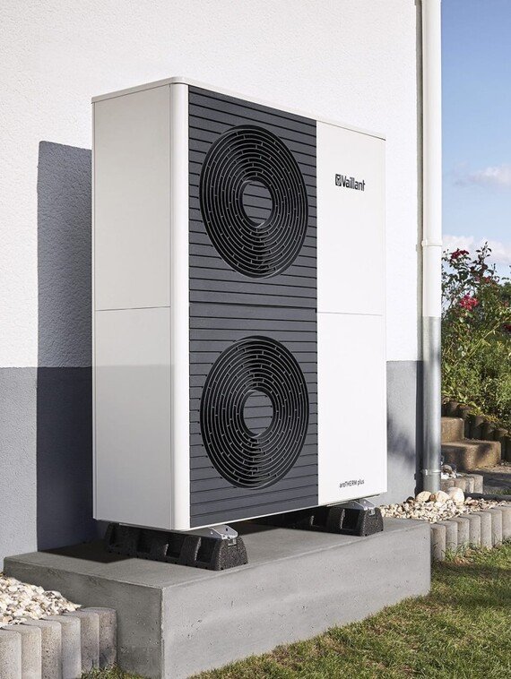 Air-to-water heat pump system aroTHERM plus